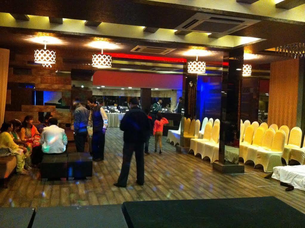 Beyond Hotel Új-Delhi Kültér fotó