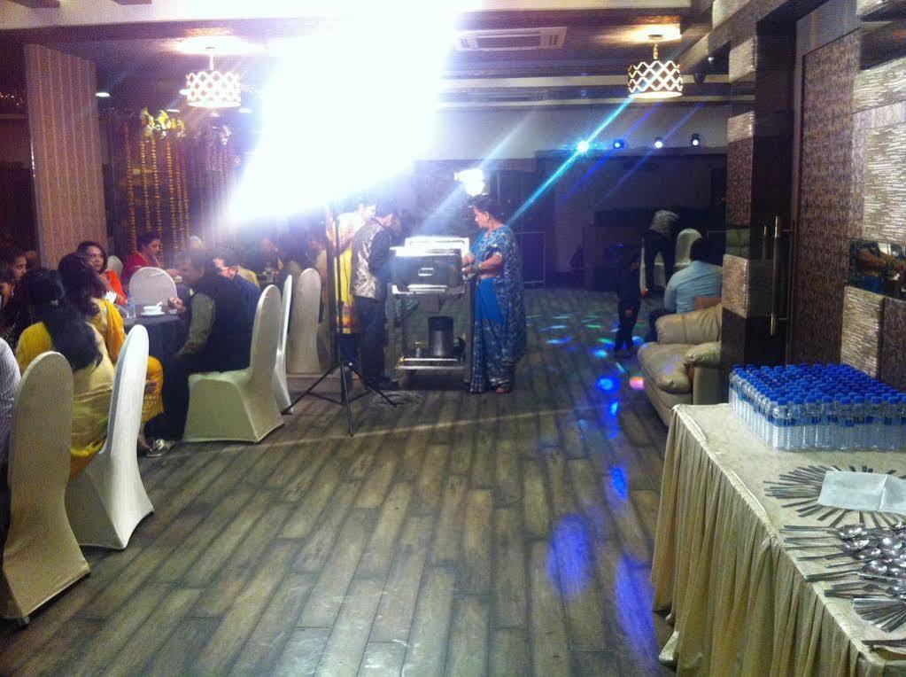 Beyond Hotel Új-Delhi Kültér fotó