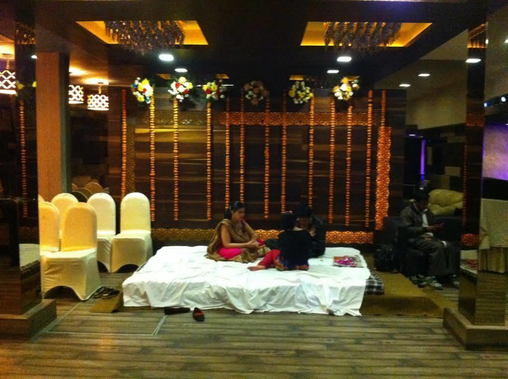 Beyond Hotel Új-Delhi Kültér fotó