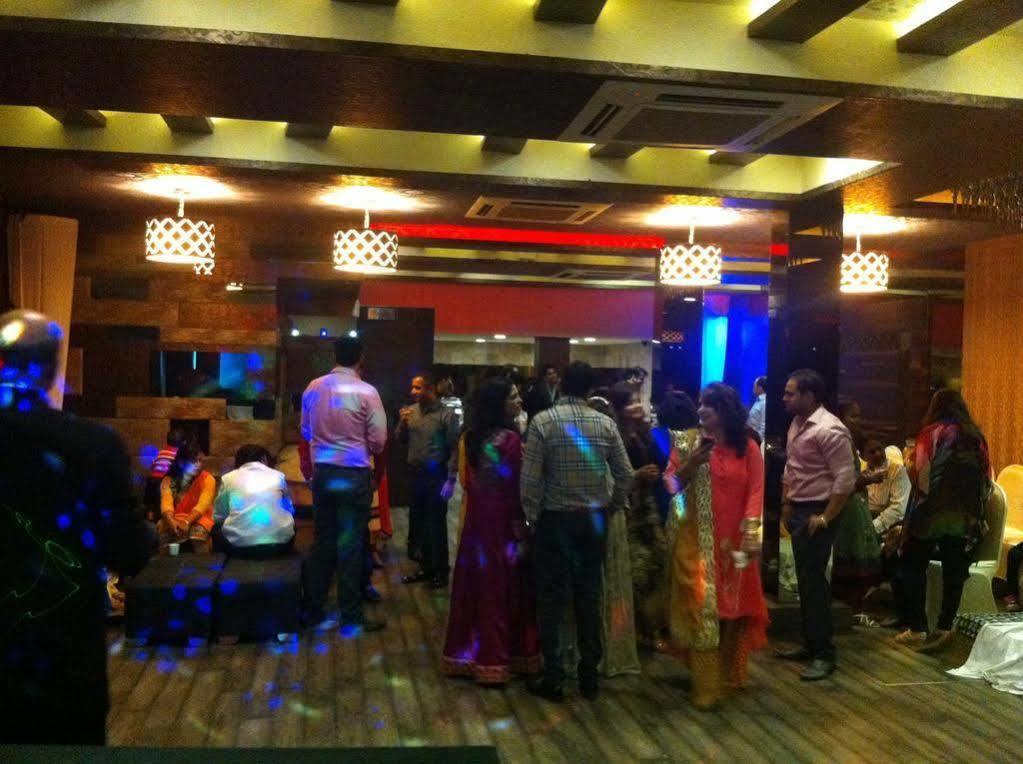 Beyond Hotel Új-Delhi Kültér fotó